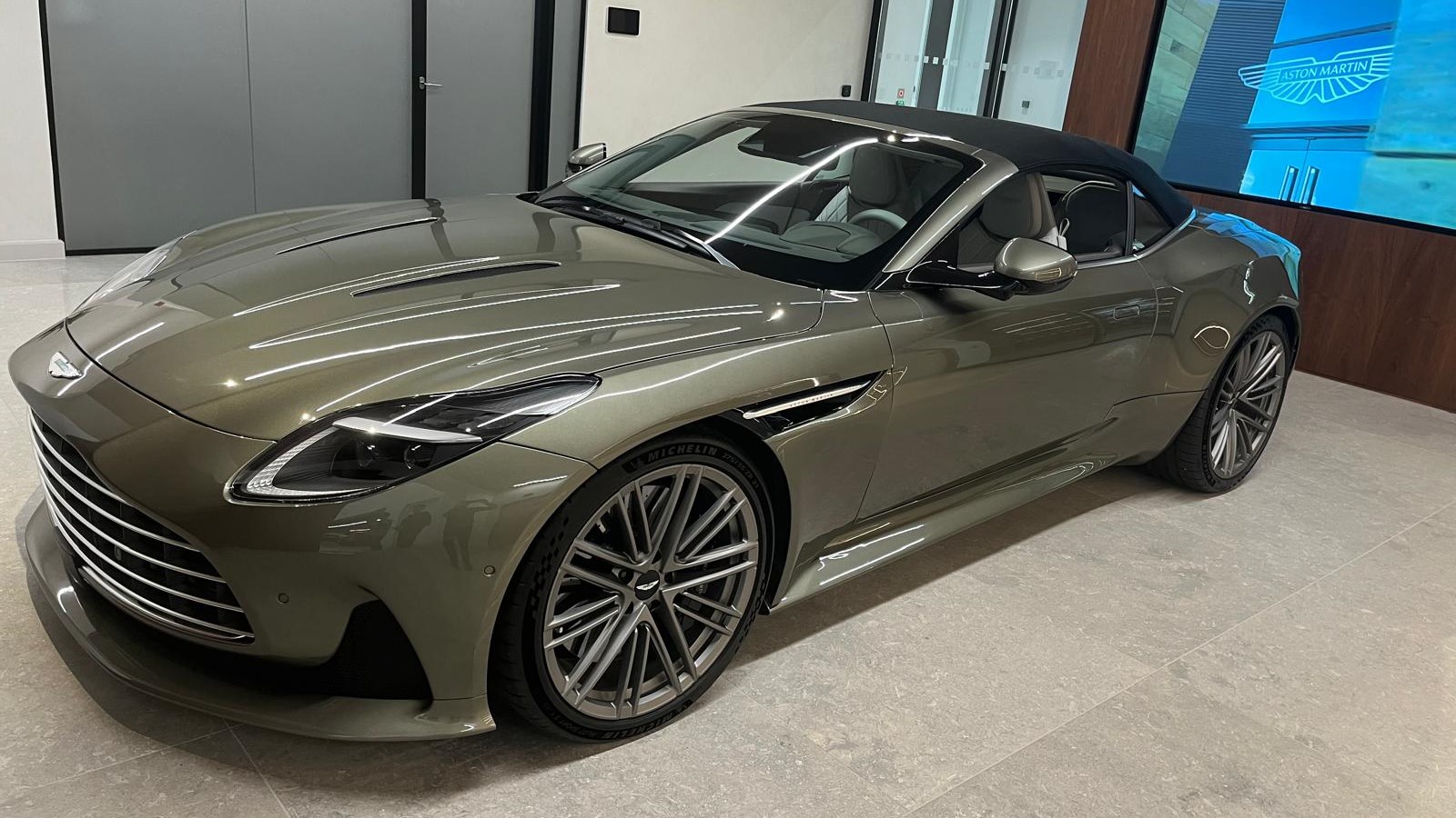 Aston Martin F1 visit